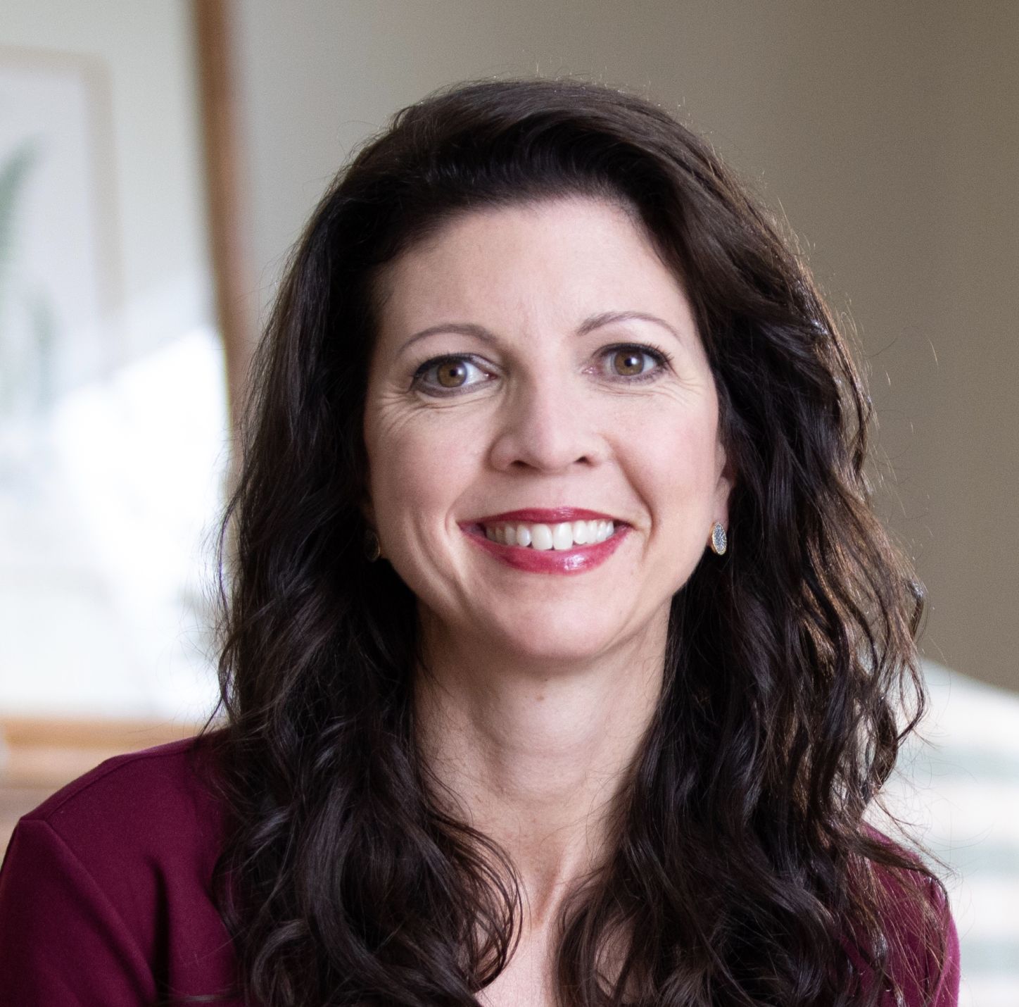 Betsy Londrigan headshot